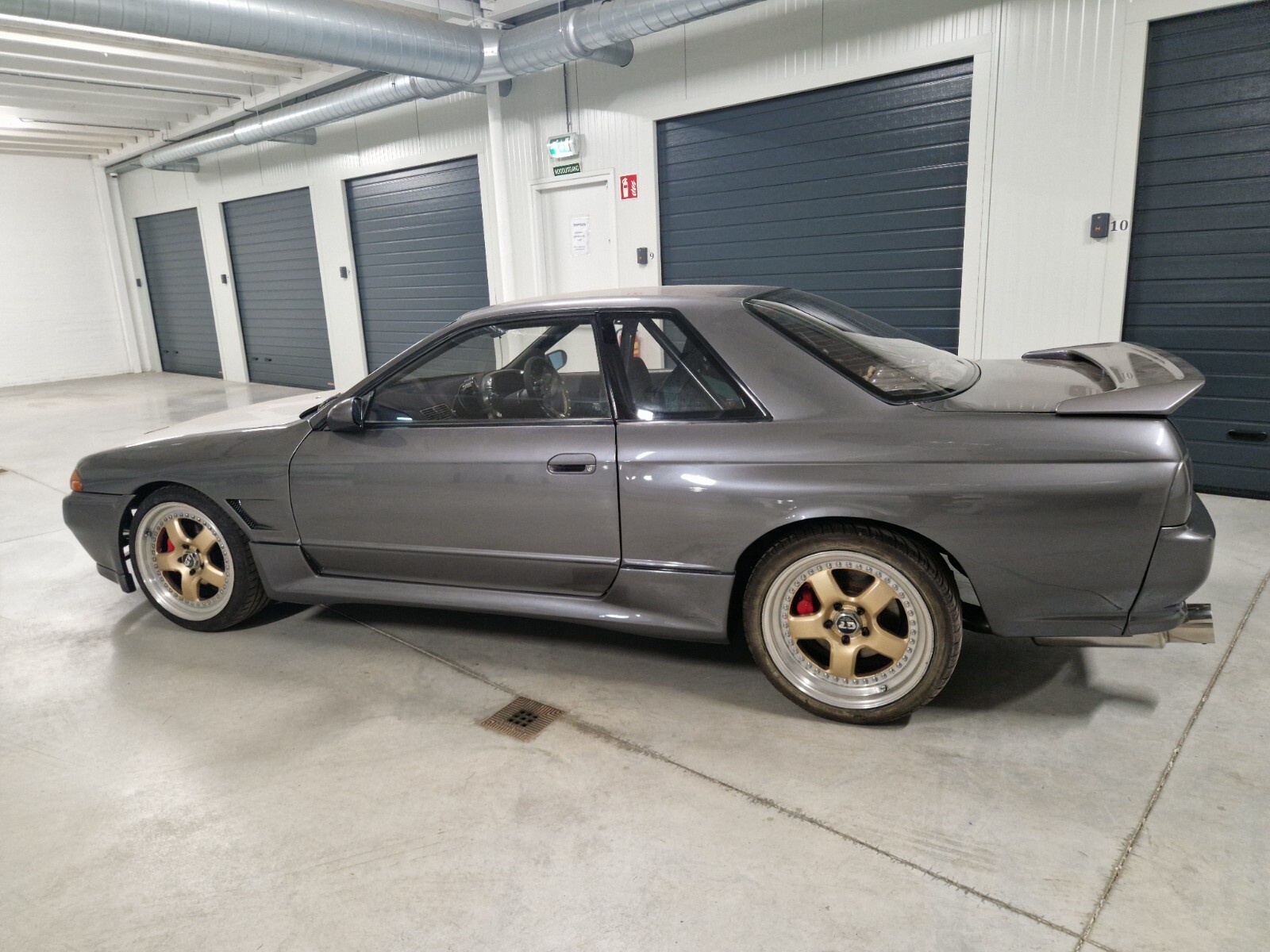 Nissan-Skyline-1992-Coupe-6