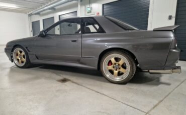 Nissan-Skyline-1992-Coupe-7