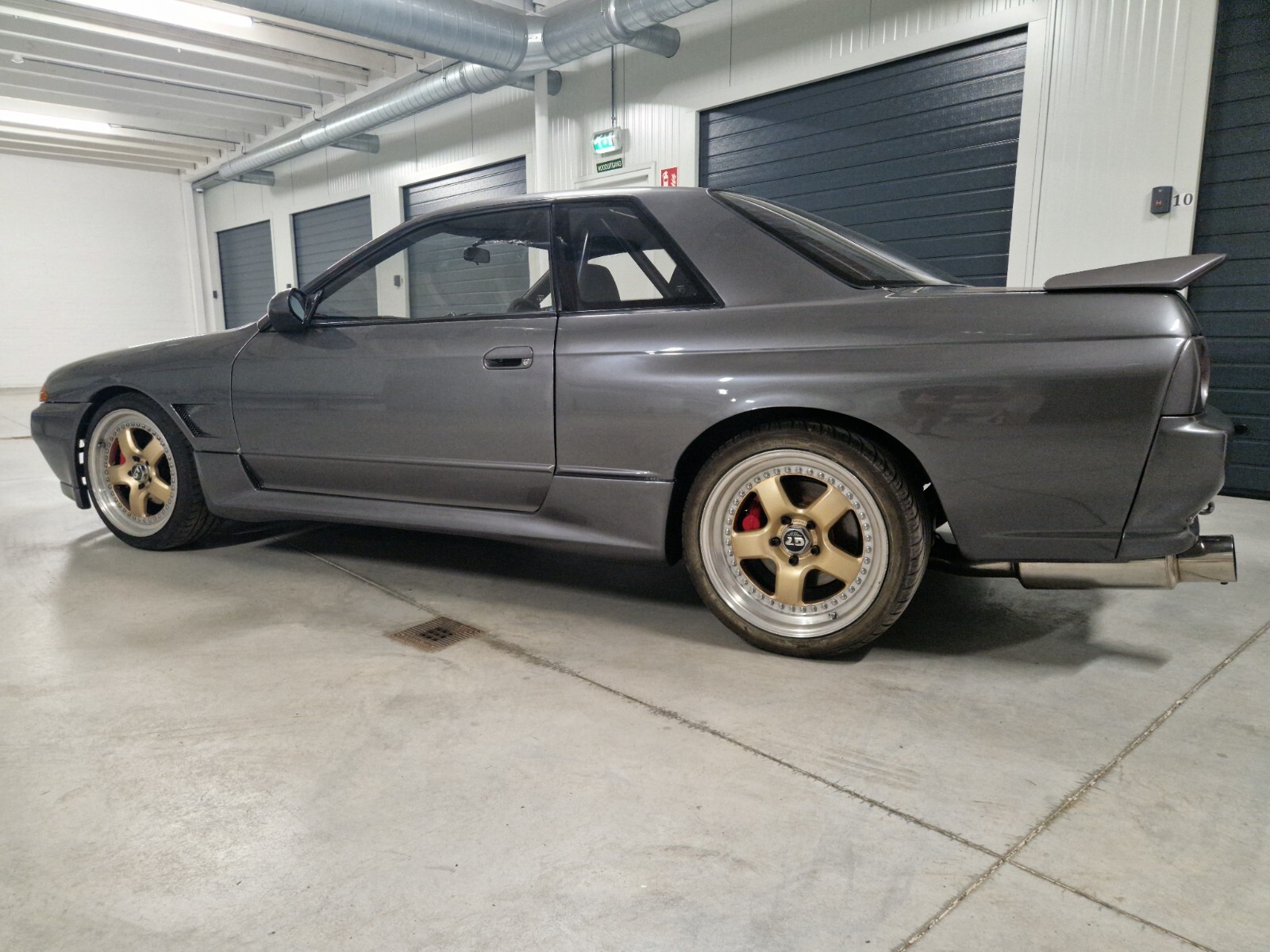 Nissan-Skyline-1992-Coupe-7