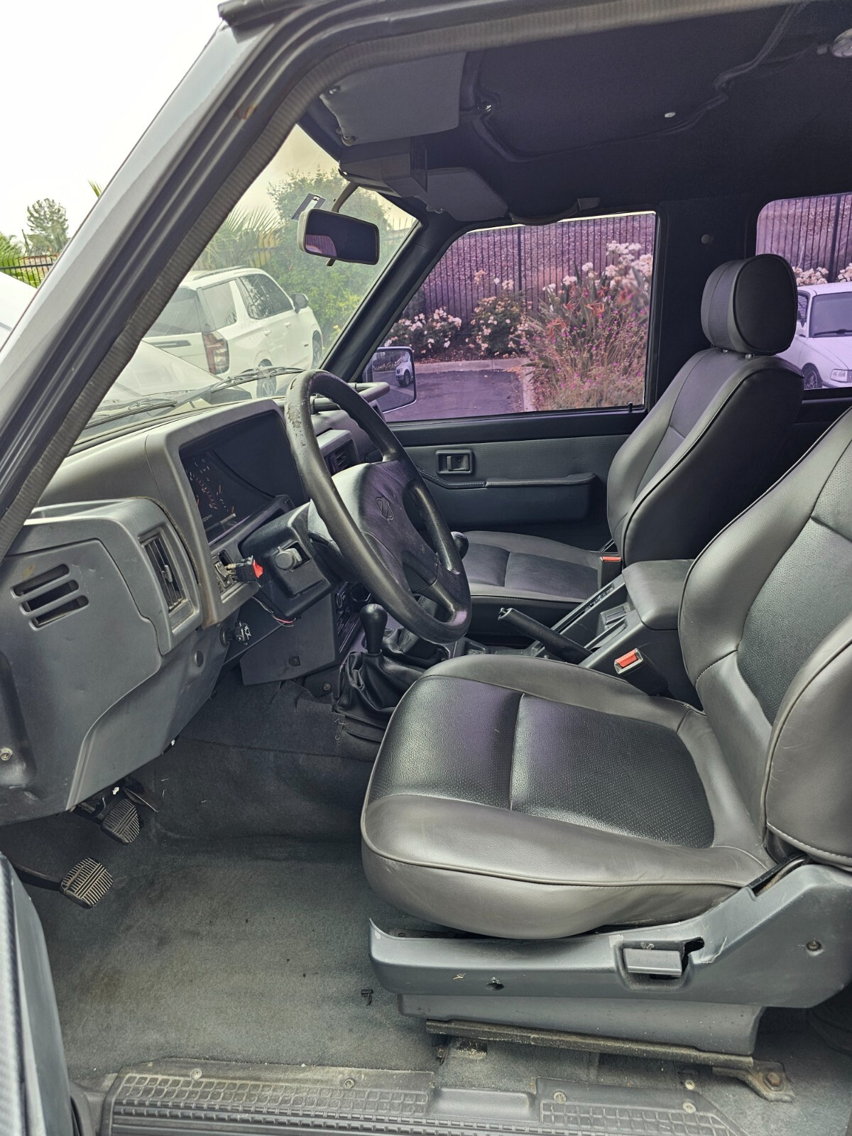 Nissan-y60-1993-SUV-4
