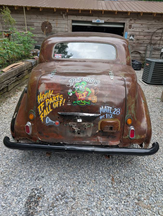 Oldsmobile-1940-custom-1