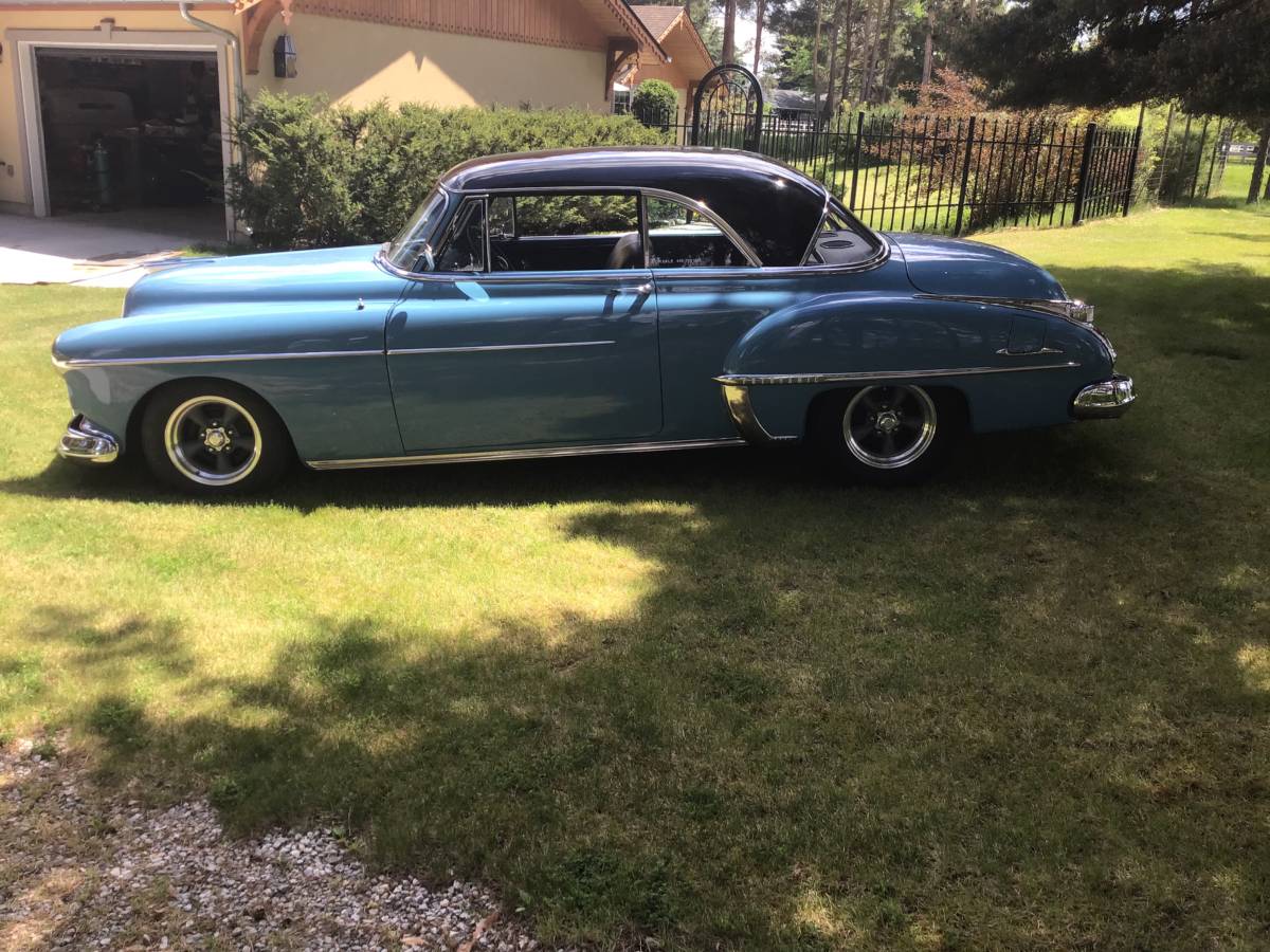 Oldsmobile   1950 blue