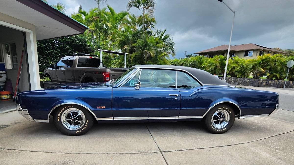 Oldsmobile 442  1967 blue
