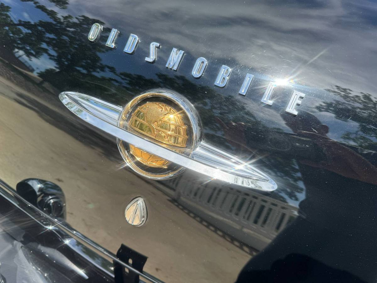 Oldsmobile-88-1950-black-4