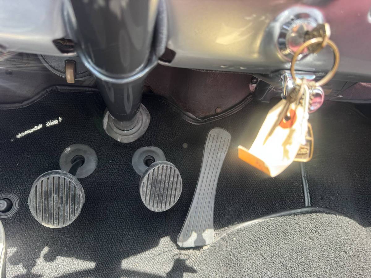 Oldsmobile-88-1950-black-9