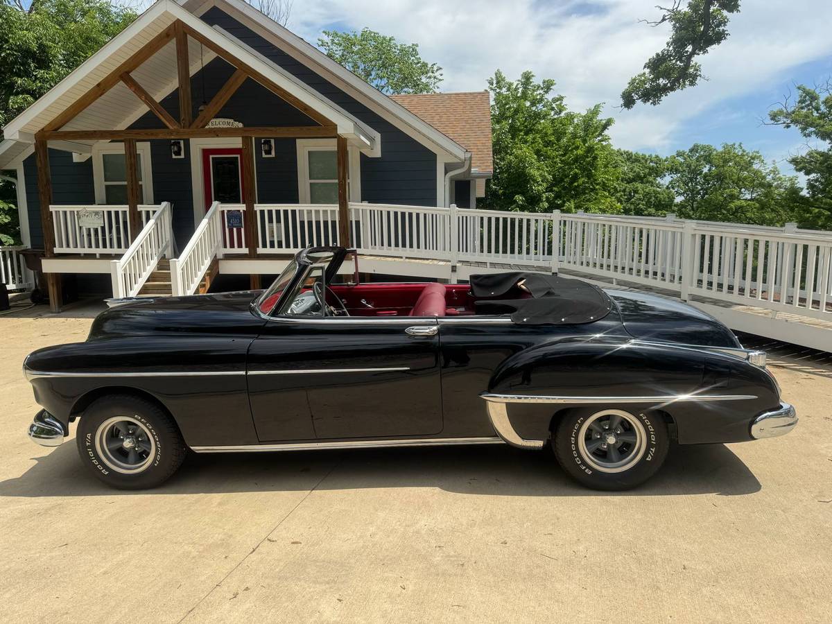 Oldsmobile 88  1950 black