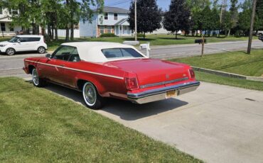 Oldsmobile-88-1975-red-1