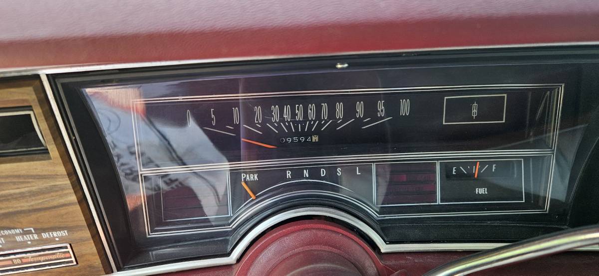 Oldsmobile-88-1975-red-6