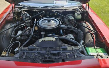 Oldsmobile-88-1975-red-8