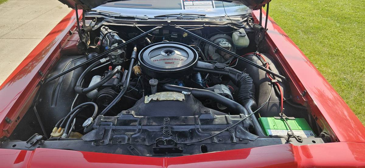 Oldsmobile-88-1975-red-8