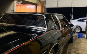 Oldsmobile-88-1985-black-2