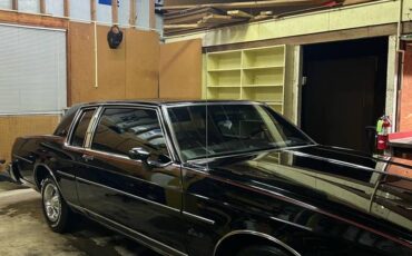 Oldsmobile-88-1985-black-3
