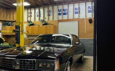 Oldsmobile-88-1985-black-4