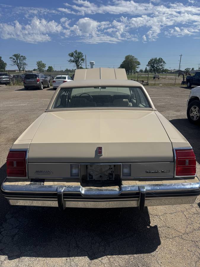 Oldsmobile 88 diesel  1982 brown