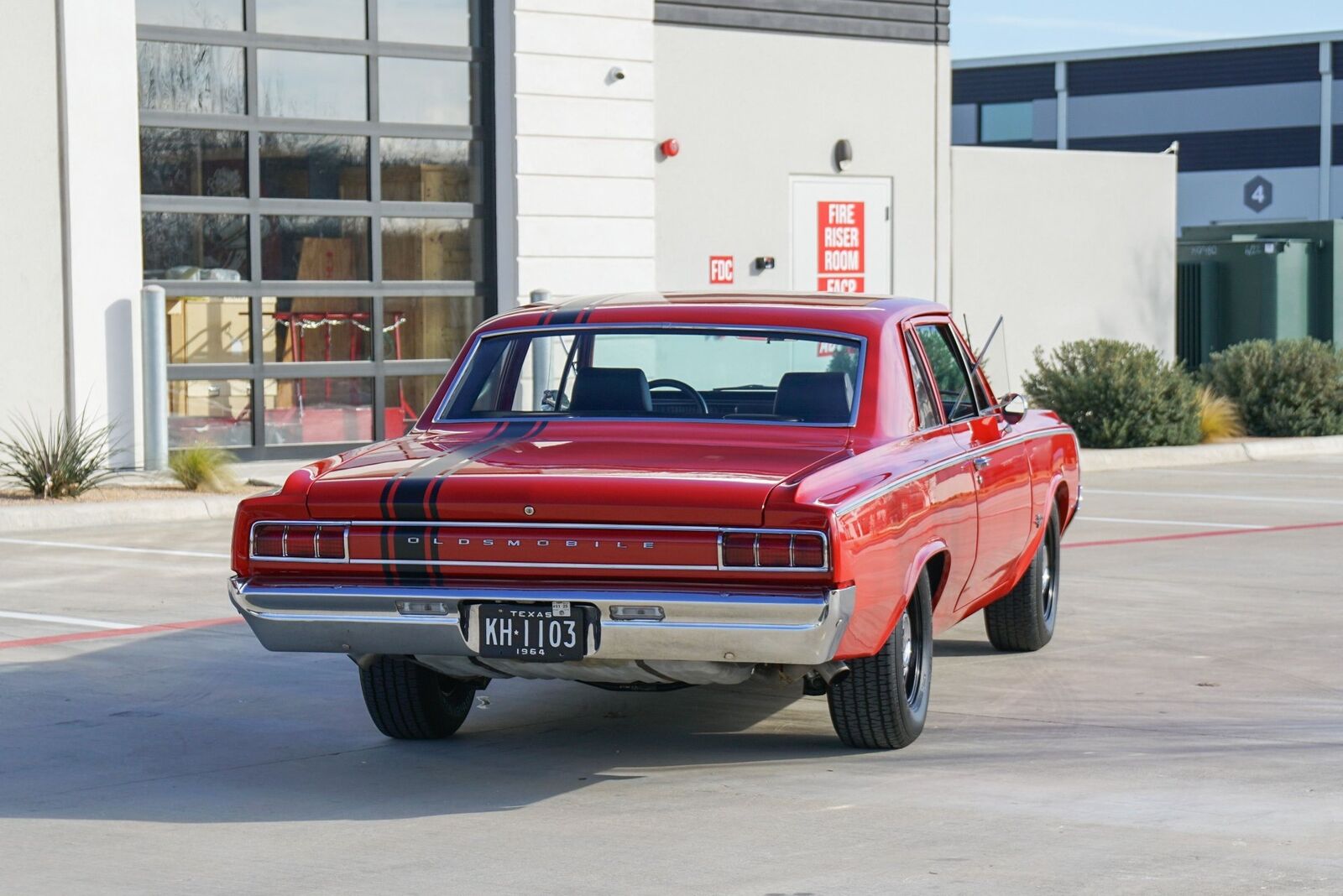 Oldsmobile-Cutlass-1964-Coupe-15
