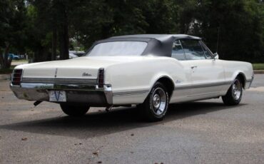 Oldsmobile-Cutlass-1966-white-2