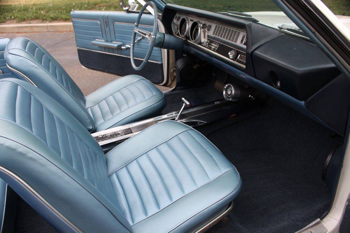 Oldsmobile-Cutlass-1966-white-20
