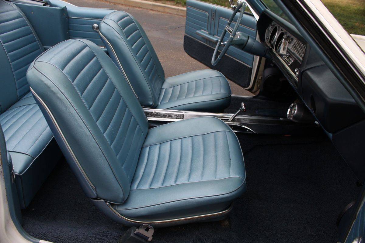 Oldsmobile-Cutlass-1966-white-21