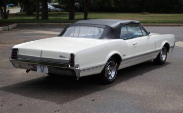 Oldsmobile-Cutlass-1966-white-23