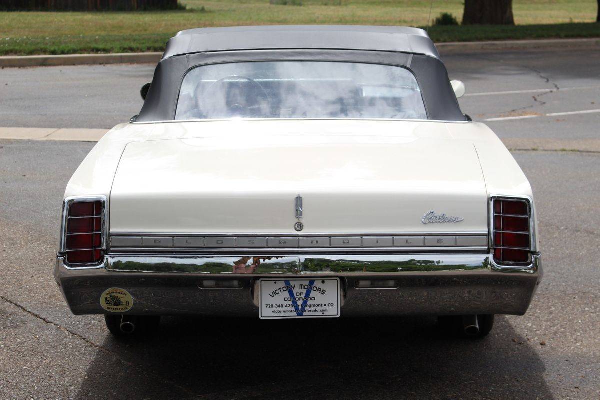Oldsmobile-Cutlass-1966-white-3