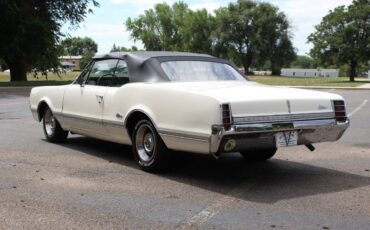 Oldsmobile-Cutlass-1966-white-4