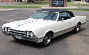 Oldsmobile-Cutlass-1966-white-8