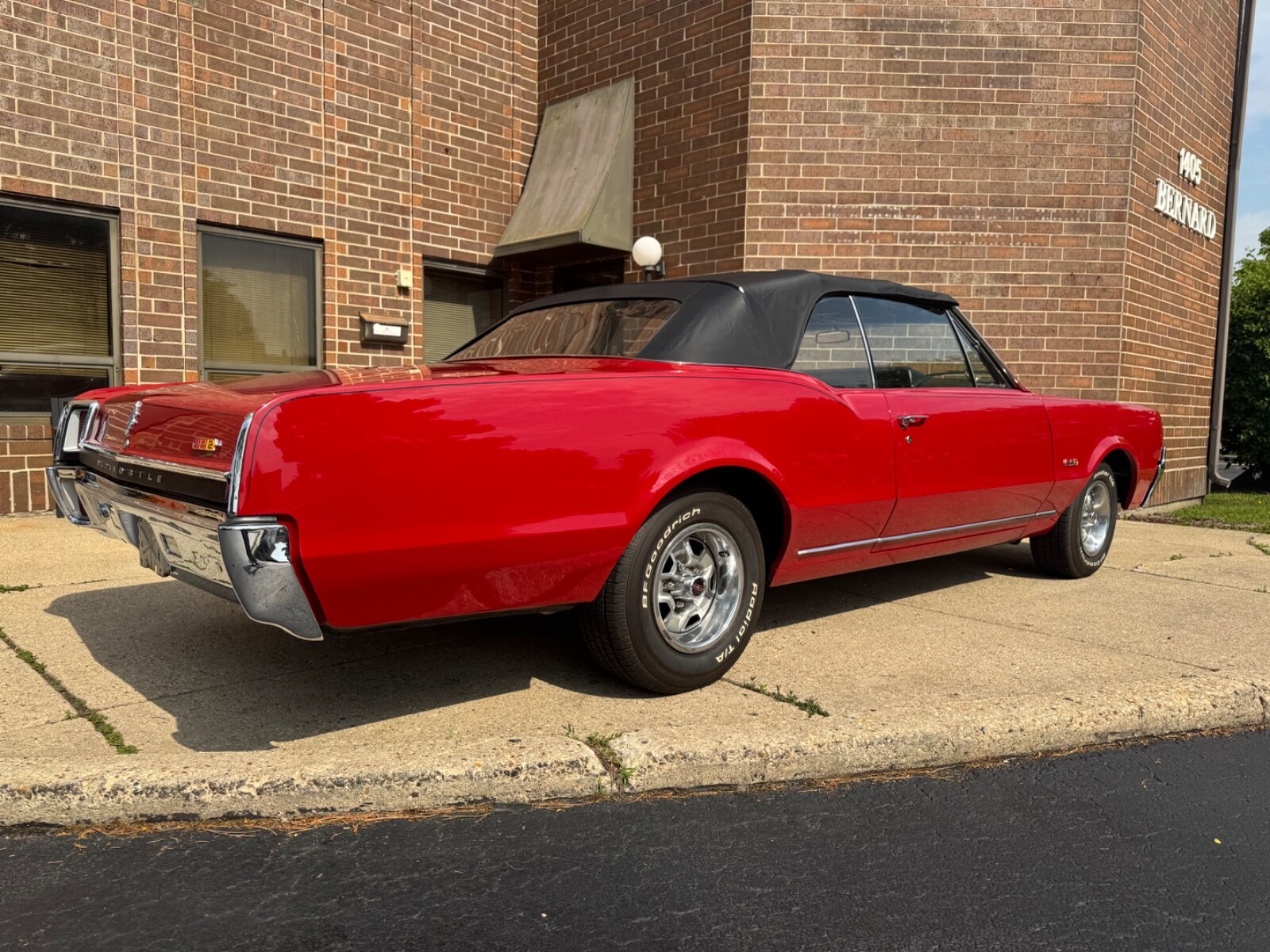 Oldsmobile-Cutlass-1967-Convertible-11