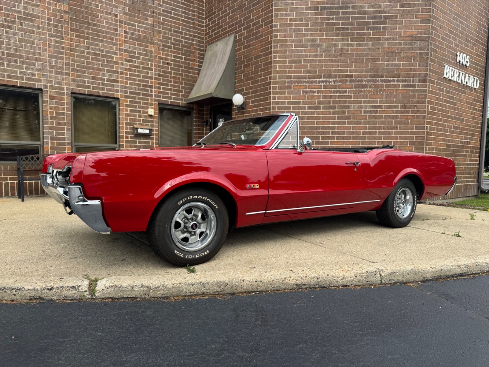 Oldsmobile-Cutlass-1967-Convertible-2