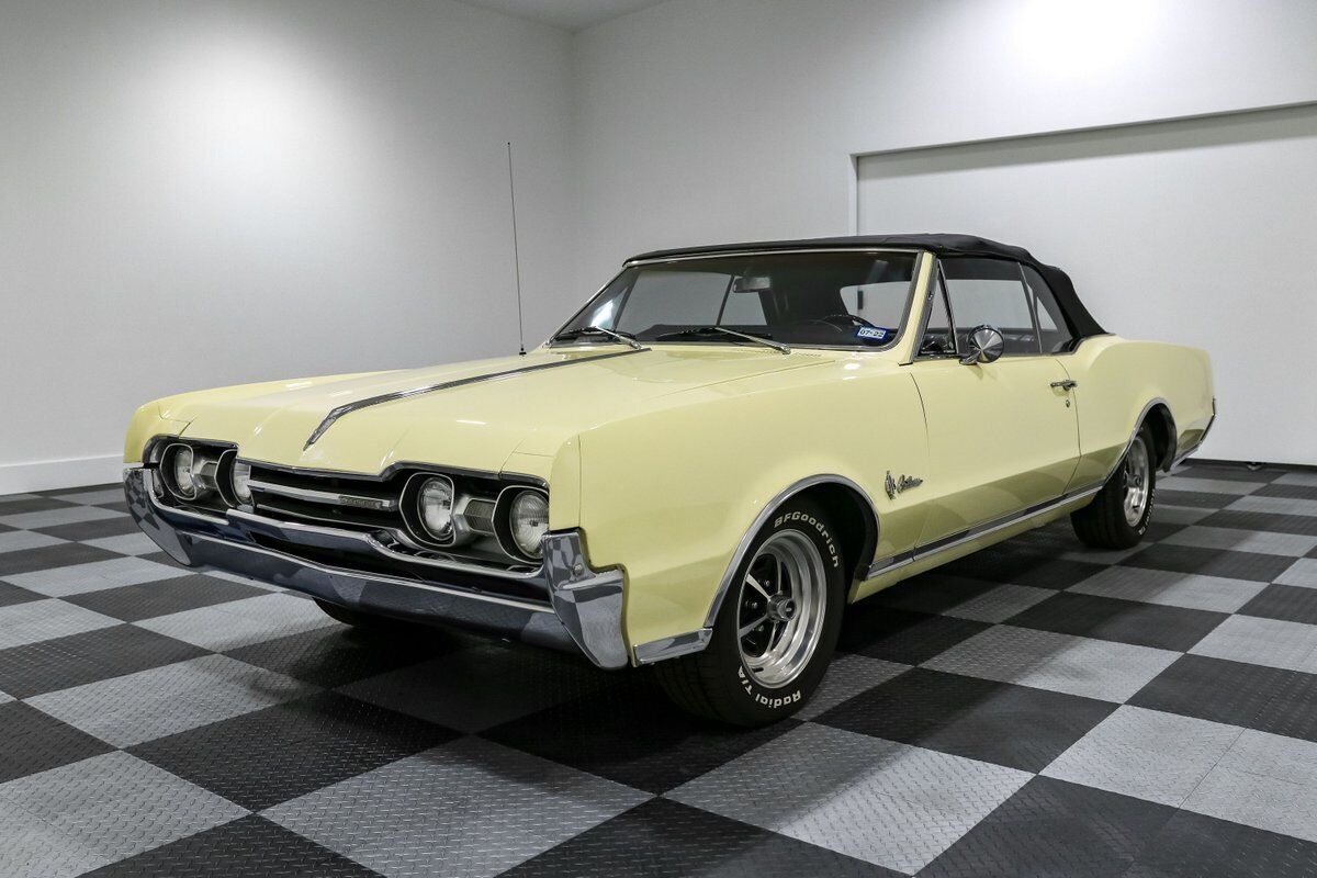 Oldsmobile-Cutlass-1967-Convertible-4