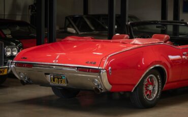 Oldsmobile-Cutlass-1968-2-Door-Convertible-24