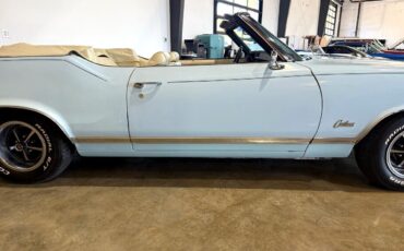Oldsmobile-Cutlass-1970-American-Muscle-Car-10
