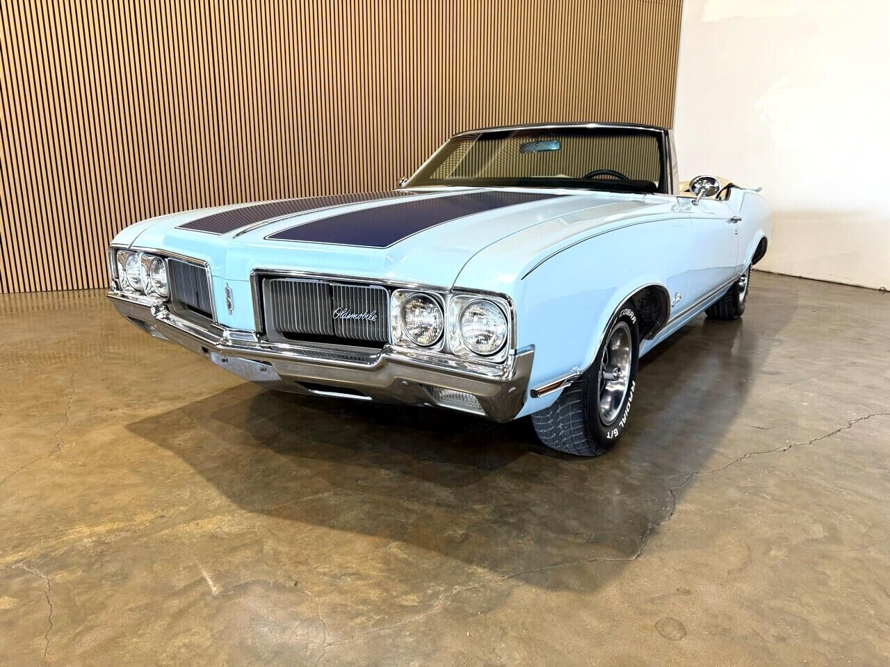 Oldsmobile-Cutlass-1970-American-Muscle-Car-2