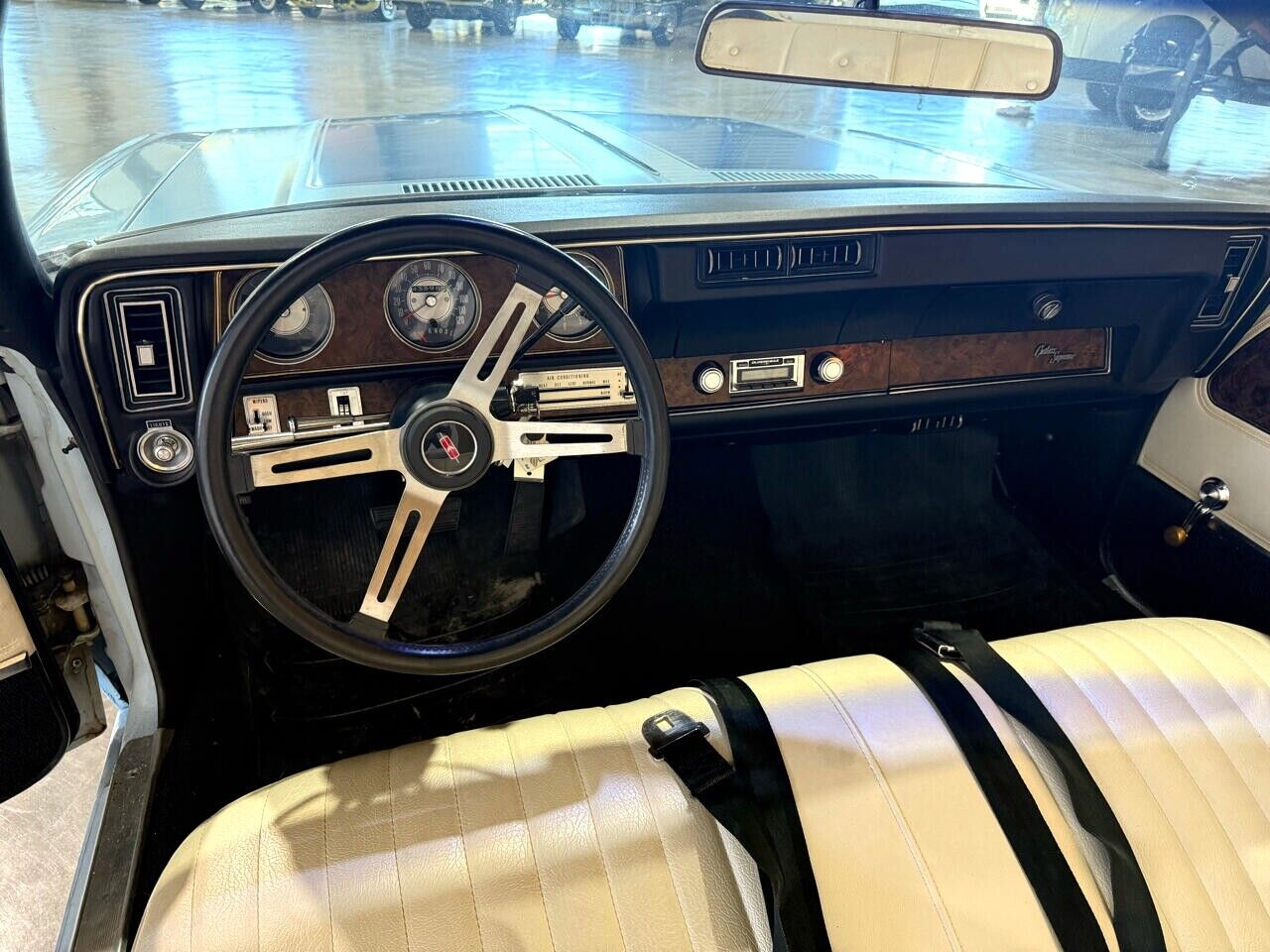 Oldsmobile-Cutlass-1970-American-Muscle-Car-25