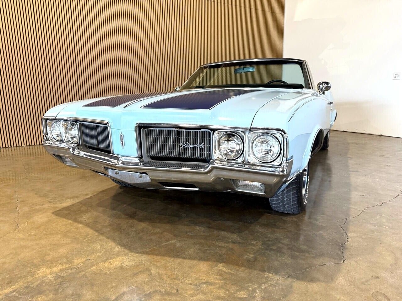 Oldsmobile-Cutlass-1970-American-Muscle-Car-3