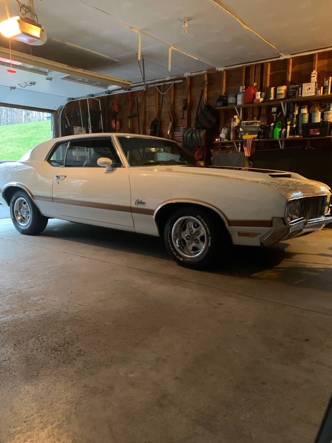 Oldsmobile-Cutlass-1970-custom-10