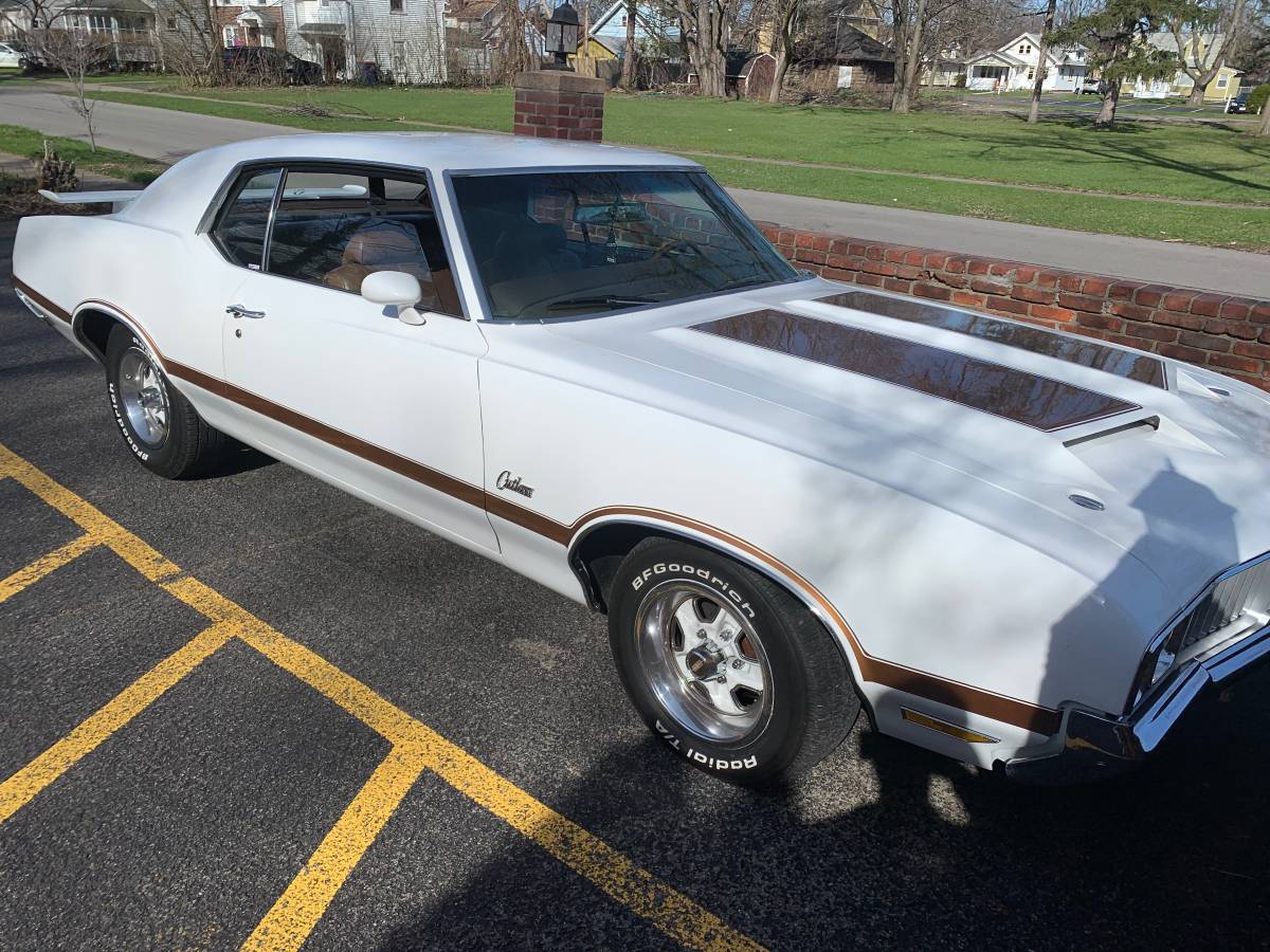Oldsmobile-Cutlass-1970-custom-4