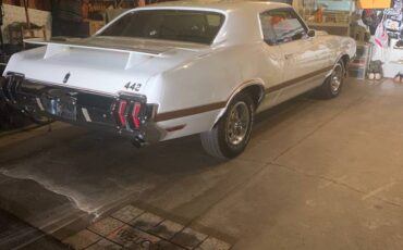 Oldsmobile-Cutlass-1970-custom-9