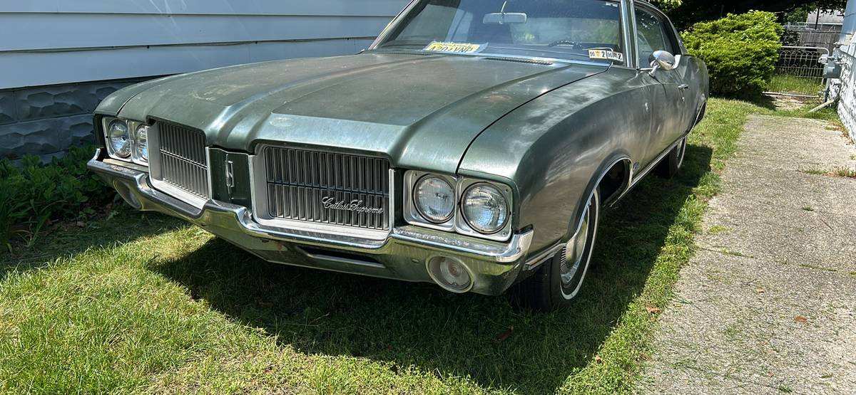 Oldsmobile Cutlass  1971 green