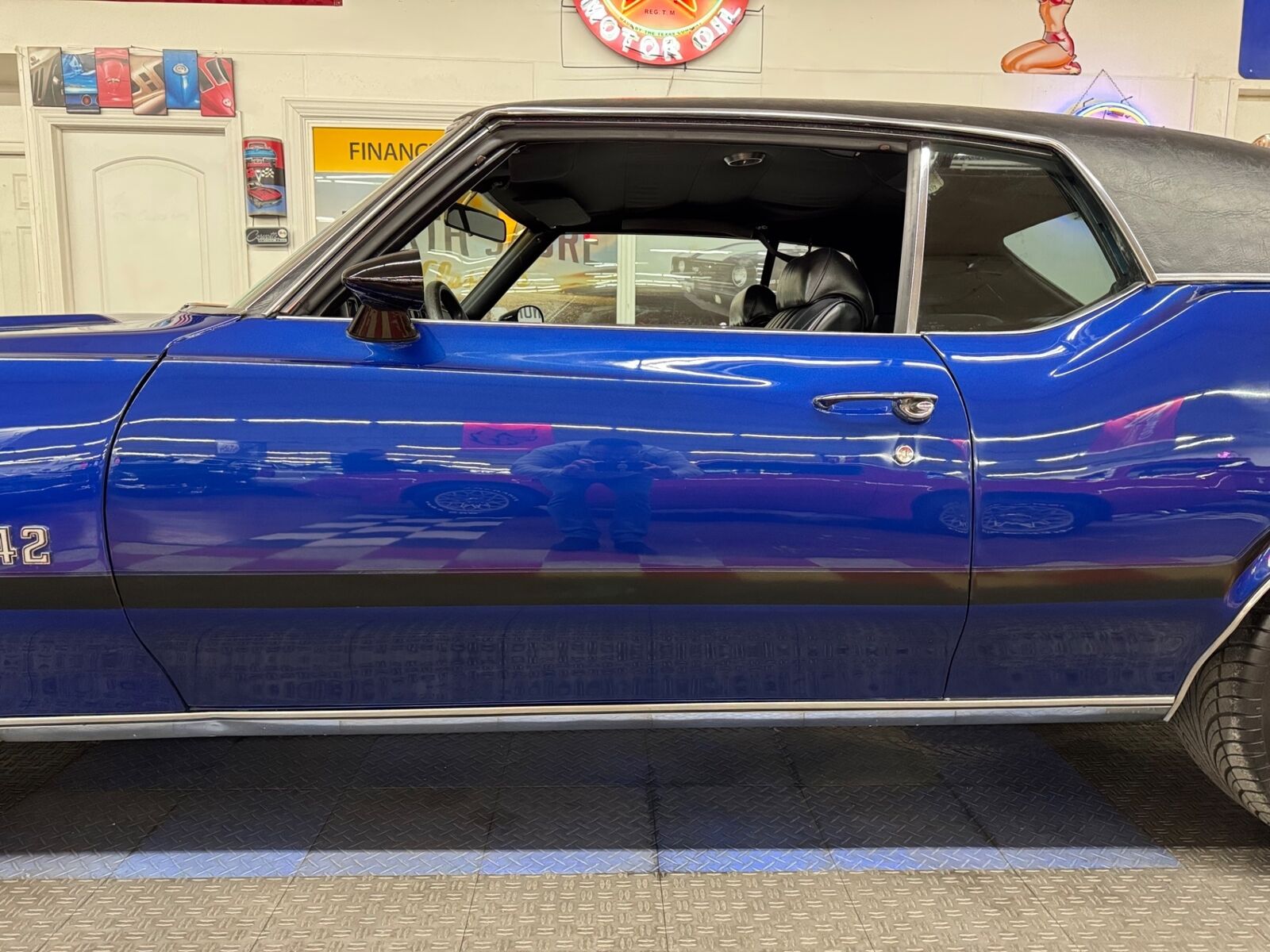 Oldsmobile-Cutlass-1972-2-Door-17