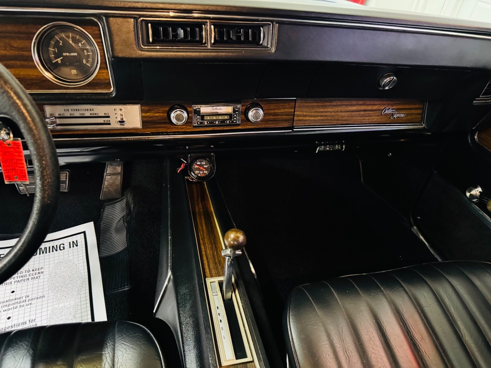 Oldsmobile-Cutlass-1972-2-Door-35