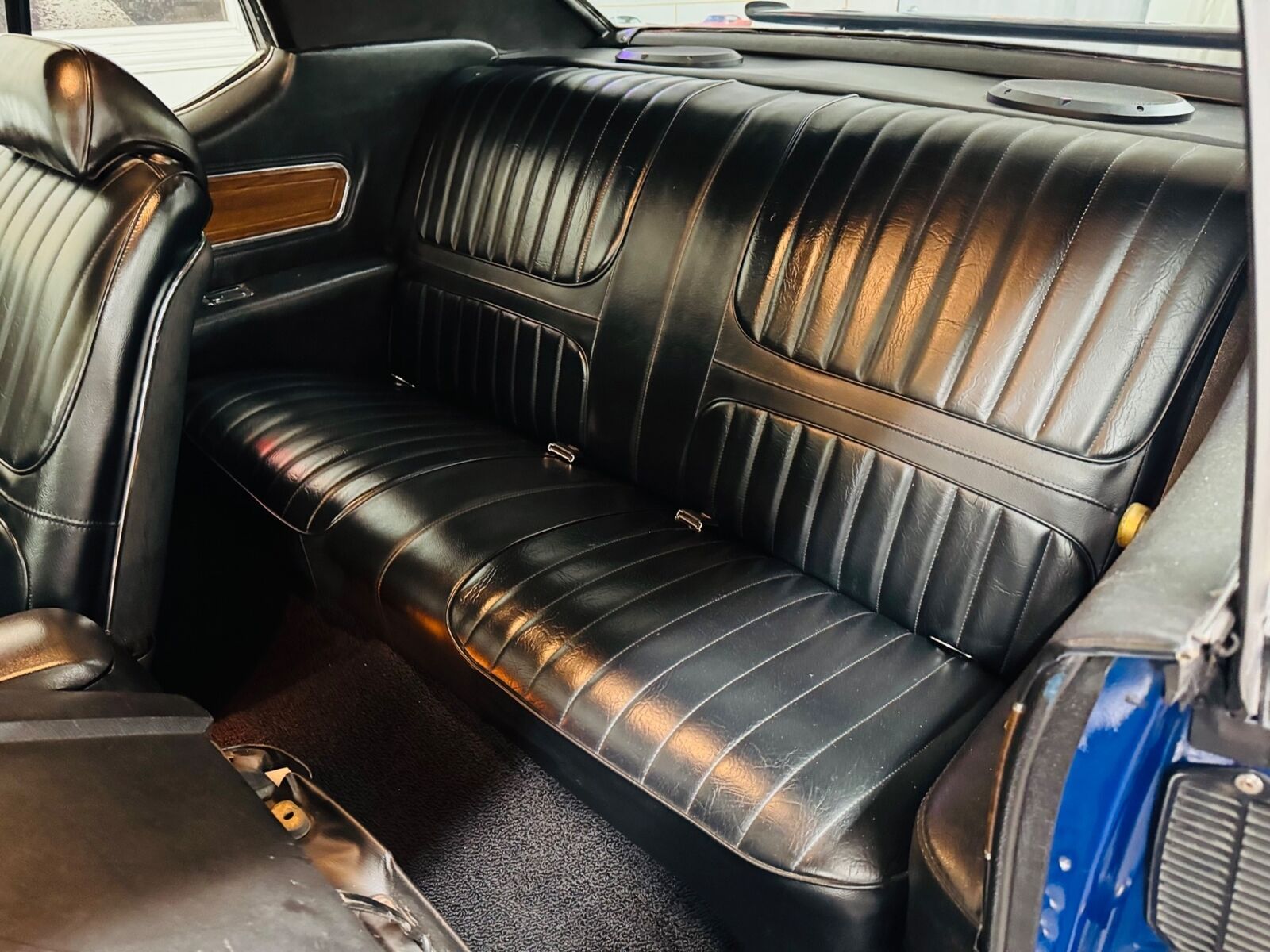 Oldsmobile-Cutlass-1972-2-Door-37
