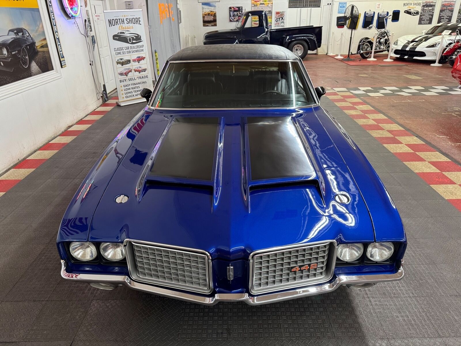 Oldsmobile-Cutlass-1972-2-Door-4