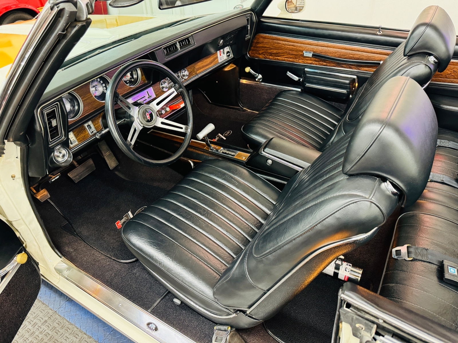 Oldsmobile-Cutlass-1972-Convertible-15