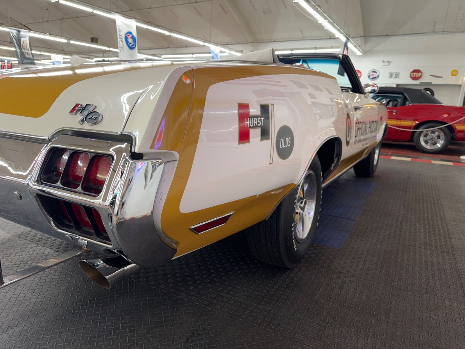 Oldsmobile-Cutlass-1972-Convertible-31