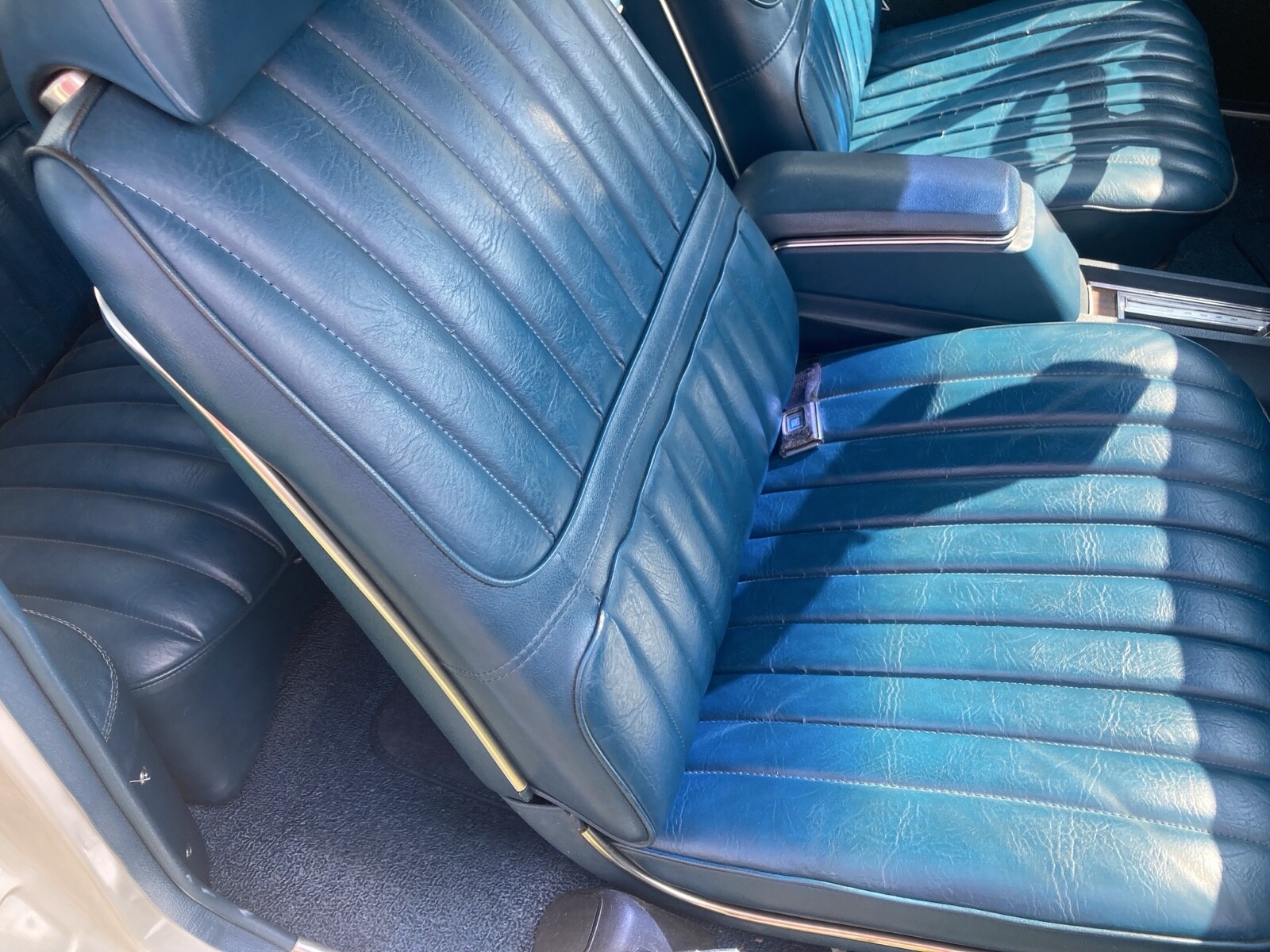 Oldsmobile-Cutlass-1972-Coupe-12