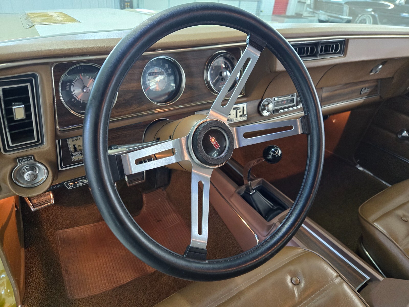 Oldsmobile-Cutlass-1972-Coupe-14