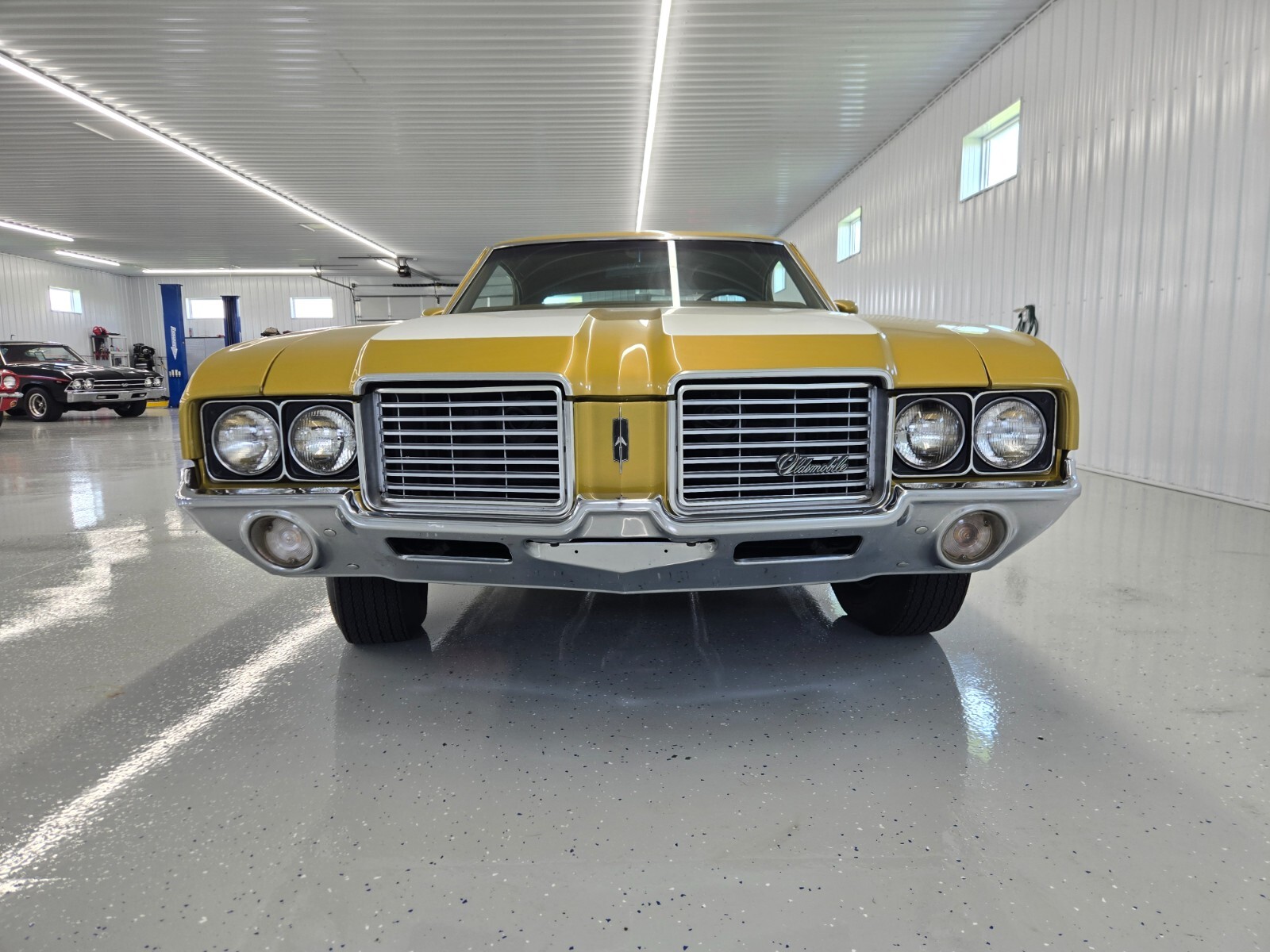 Oldsmobile-Cutlass-1972-Coupe-16