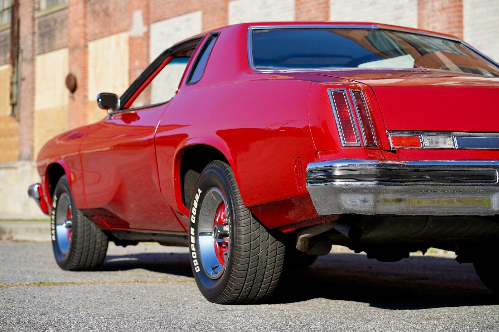 Oldsmobile-Cutlass-1974-Coupe-12
