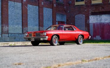 Oldsmobile-Cutlass-1974-Coupe-2