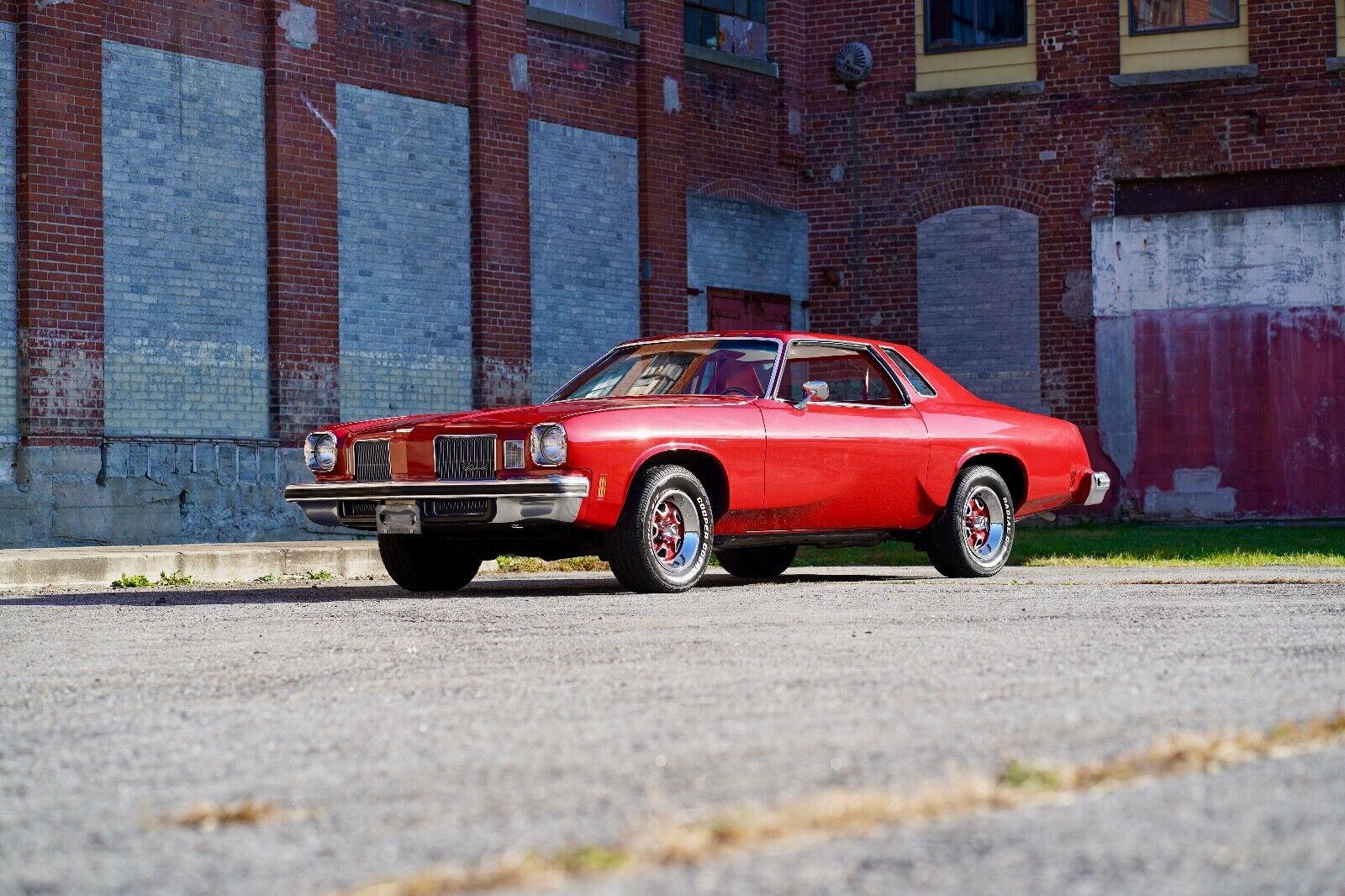 Oldsmobile-Cutlass-1974-Coupe-2